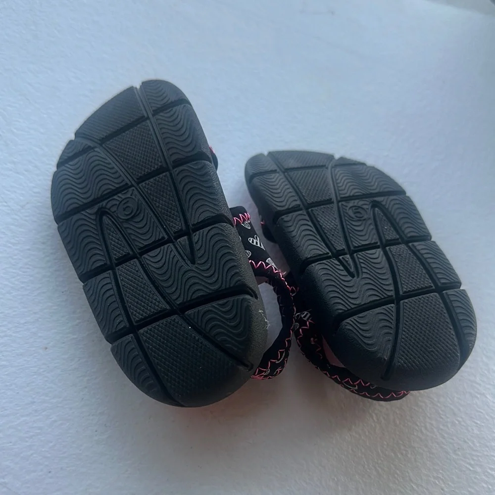 NEW Kids Pink and Black Sandals size 5